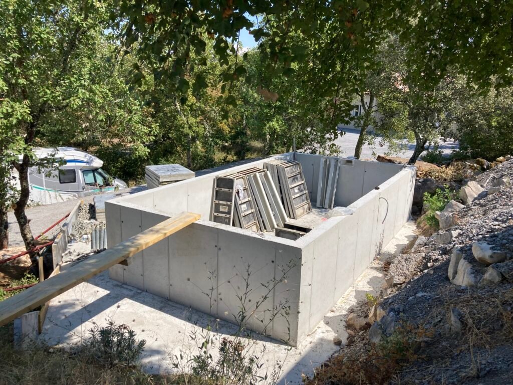 Les étapes de construction d'une piscine. Piscine