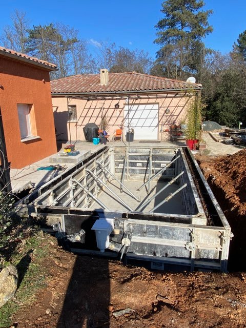 Coffrage. Les étapes de construction d'une piscine